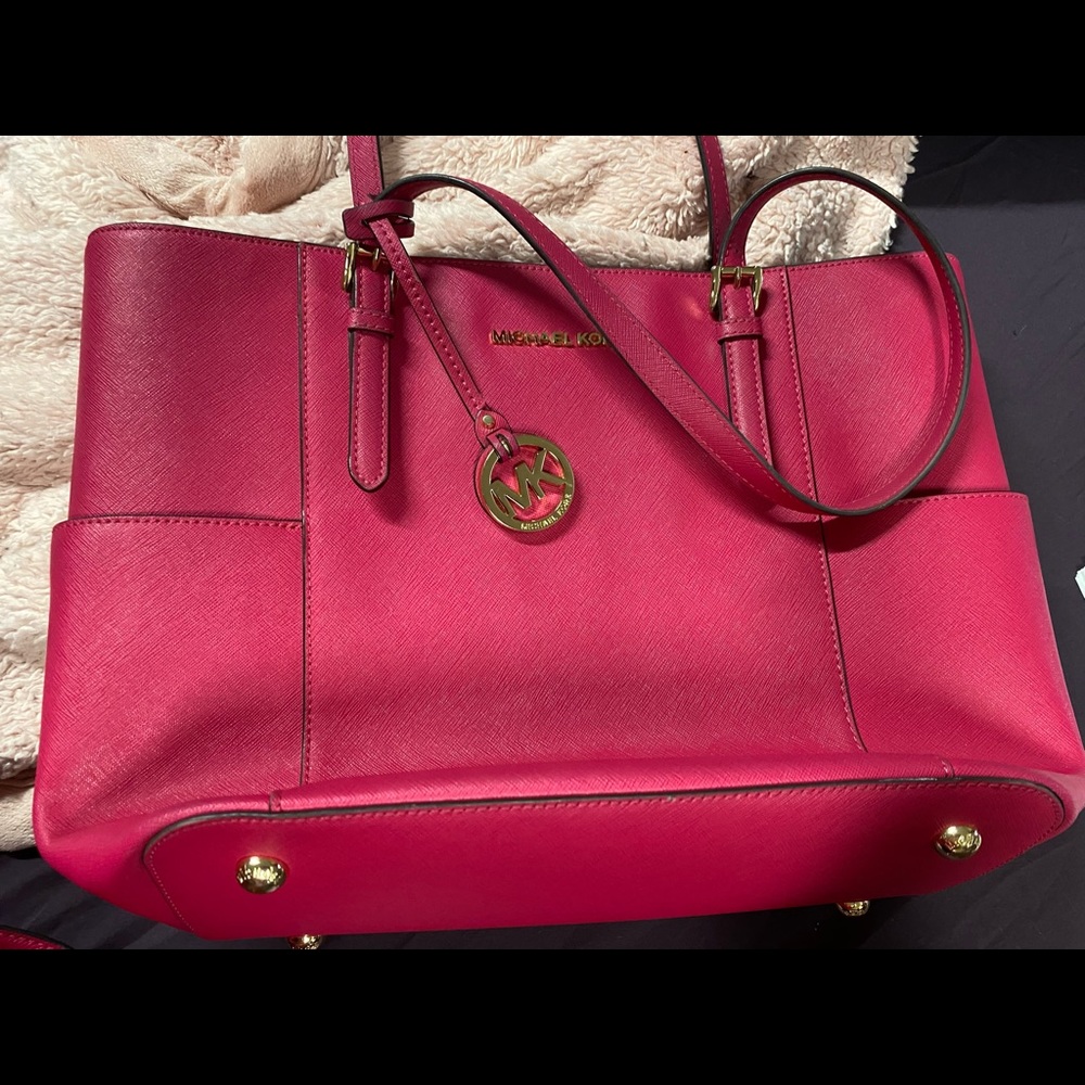 Michael Kors voyager medium tote